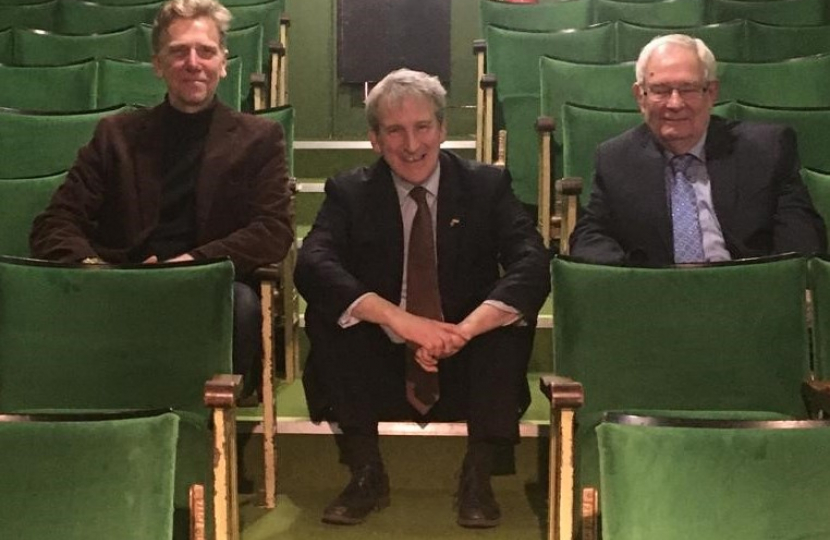 Damian Hinds pictured with Rob Allerston (left) and Eric Clifford (right). 